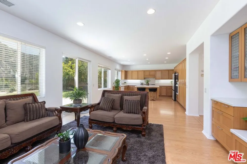 22 Moonridge Court Azusa, CA 91702