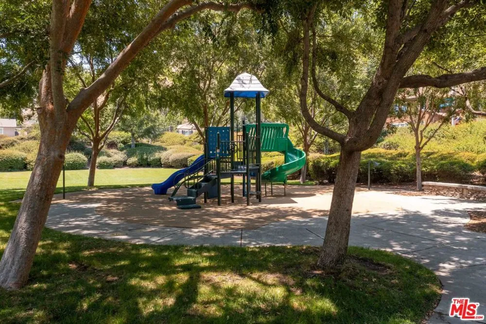 22 Moonridge Court Azusa, CA 91702