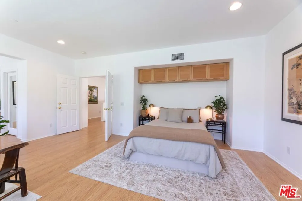 22 Moonridge Court Azusa, CA 91702