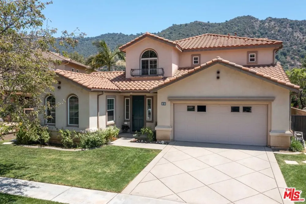 22 Moonridge Court Azusa, CA 91702