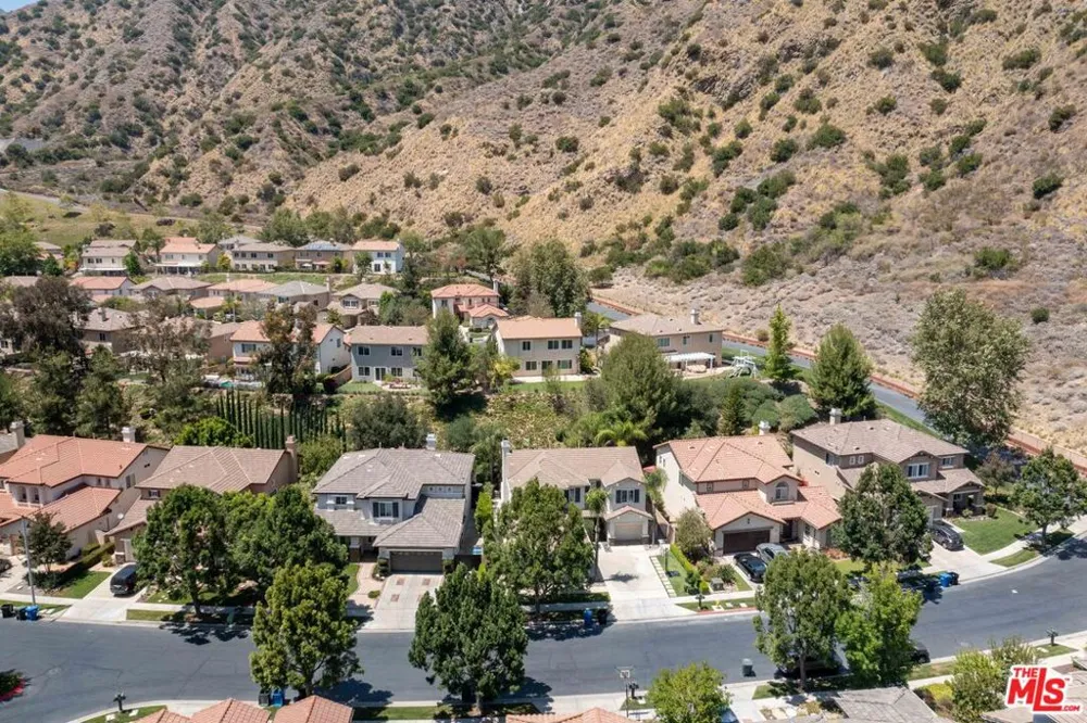 22 Moonridge Court Azusa, CA 91702