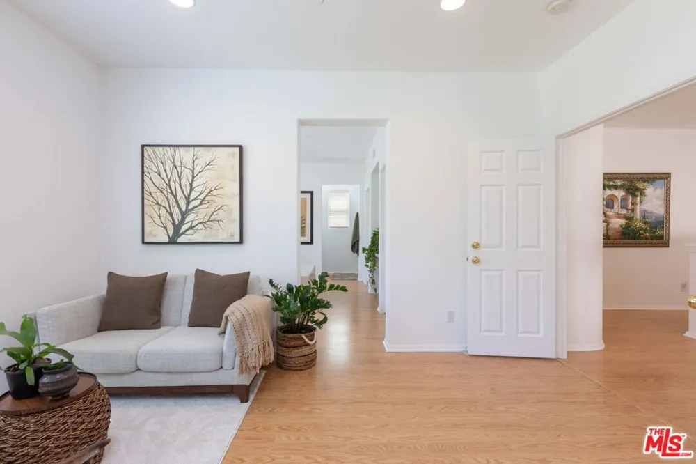 22 Moonridge Court Azusa, CA 91702