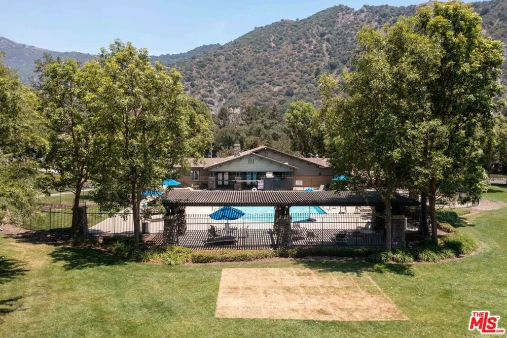 22 Moonridge Court Azusa, CA 91702