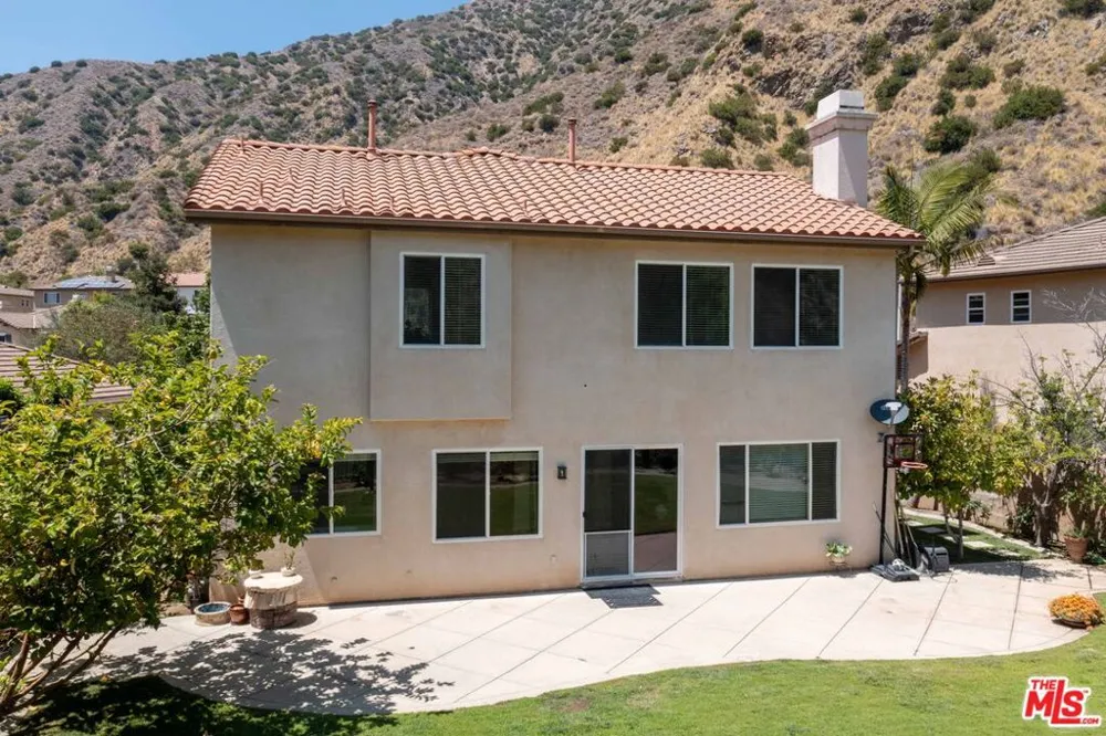 22 Moonridge Court Azusa, CA 91702