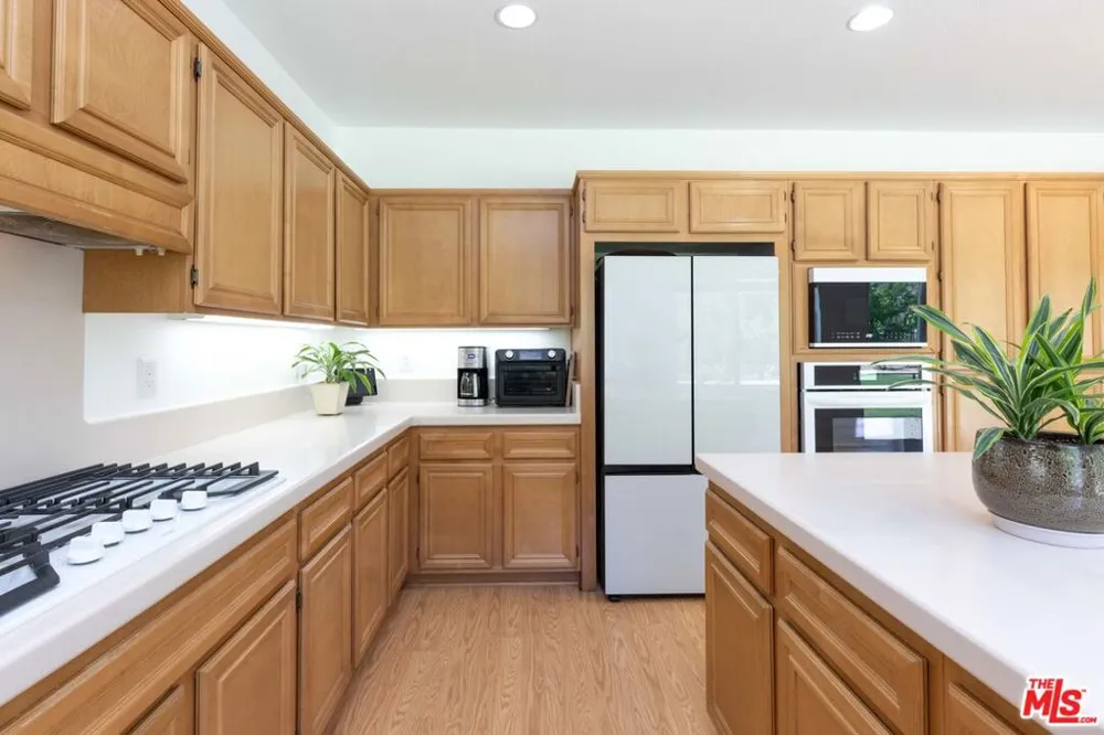 22 Moonridge Court Azusa, CA 91702