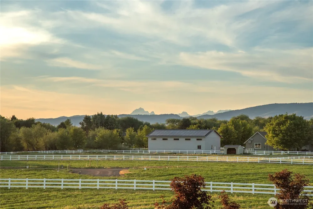3 B Look Road Ellensburg, WA 98926