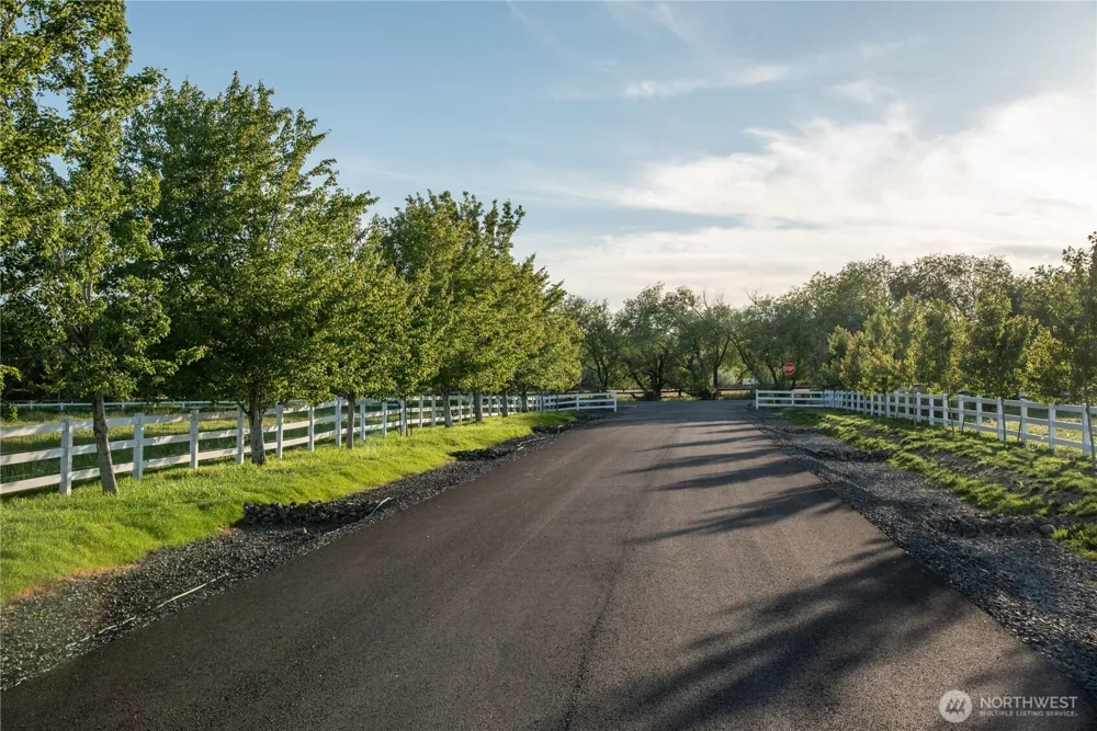 3 B Look Road Ellensburg, WA 98926