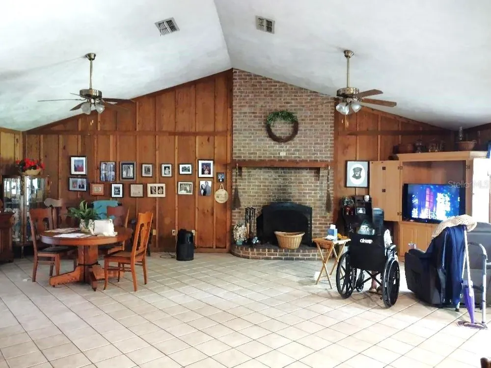 9983 W HIGHWAY 100 Bunnell, FL 32110