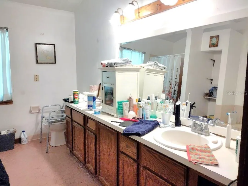 9983 W HIGHWAY 100 Bunnell, FL 32110