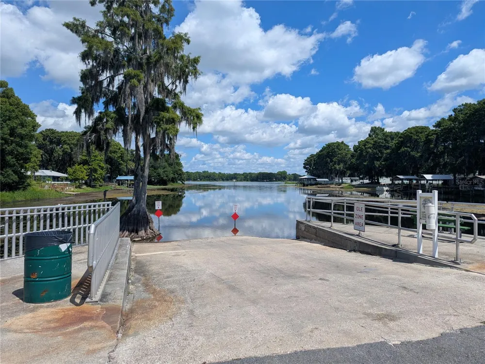 7633 S CRESCENT LOOP Floral City, FL 34436