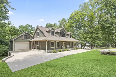 115 Long Point Dr