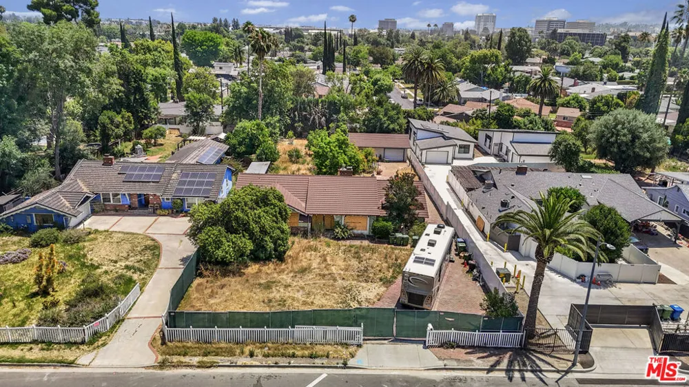 6540 Shoup Avenue West Hills, CA 91307