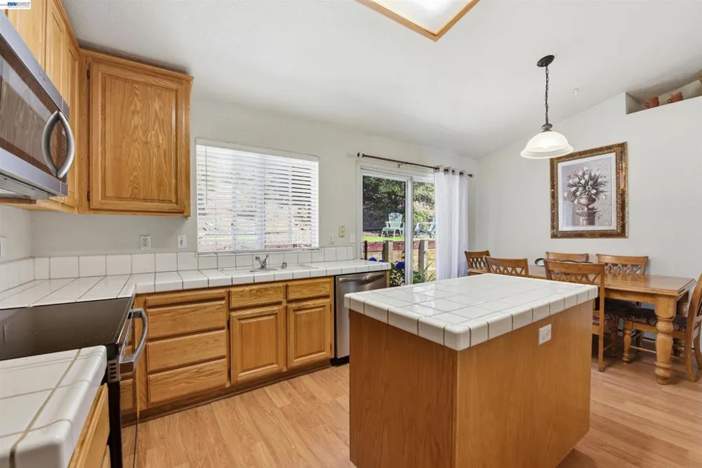 3369 Tea Rose Drive El Dorado Hills, CA 95762