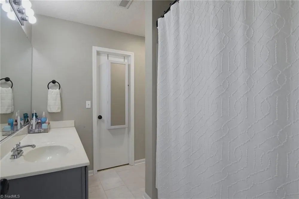 913 Topsail Drive Browns Summit, NC 27214