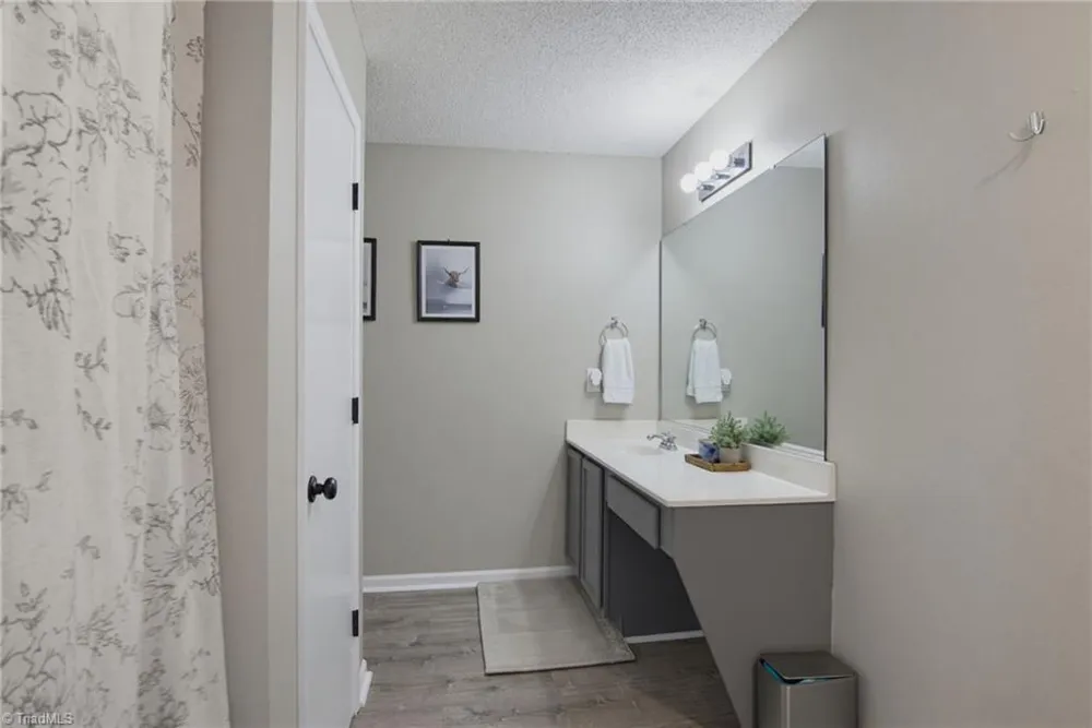 913 Topsail Drive Browns Summit, NC 27214