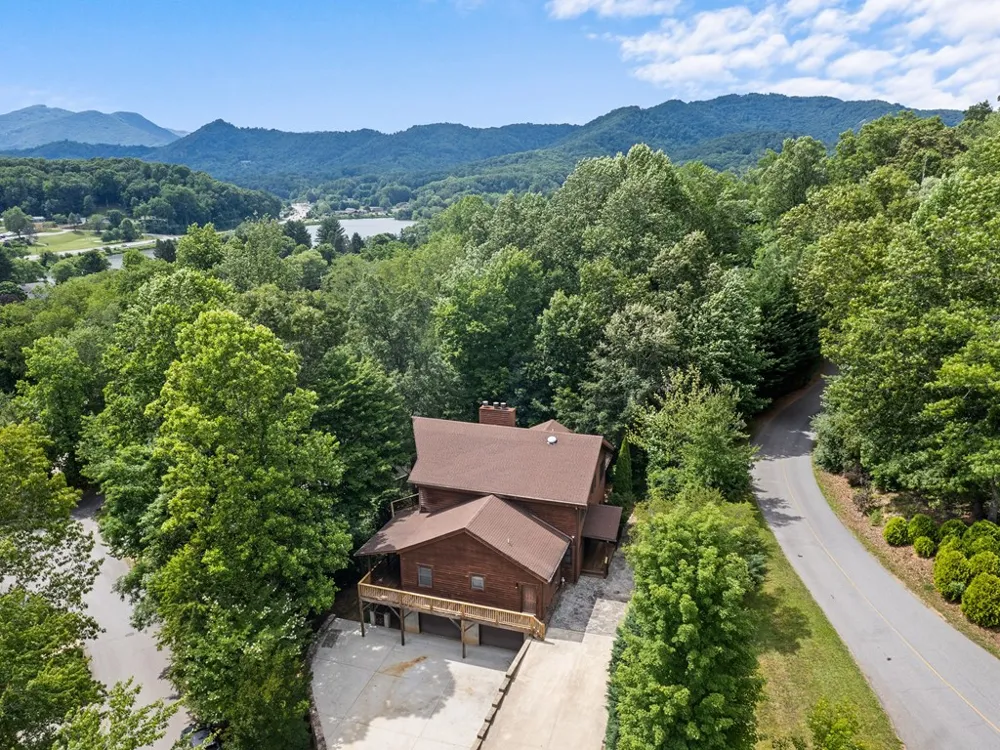 Sarah Court Lake Junaluska, NC 28745