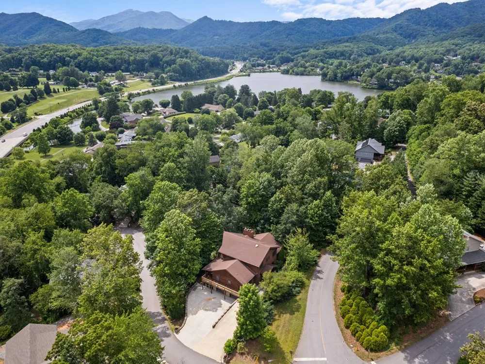 Sarah Court Lake Junaluska, NC 28745