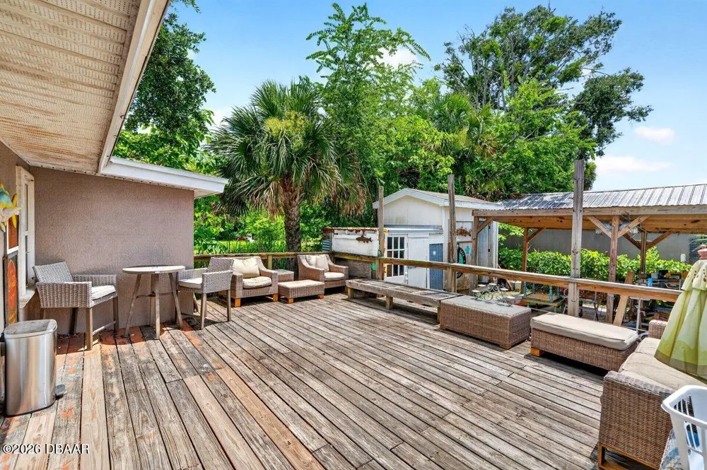 616 Dora Street New Smyrna Beach, FL 32168