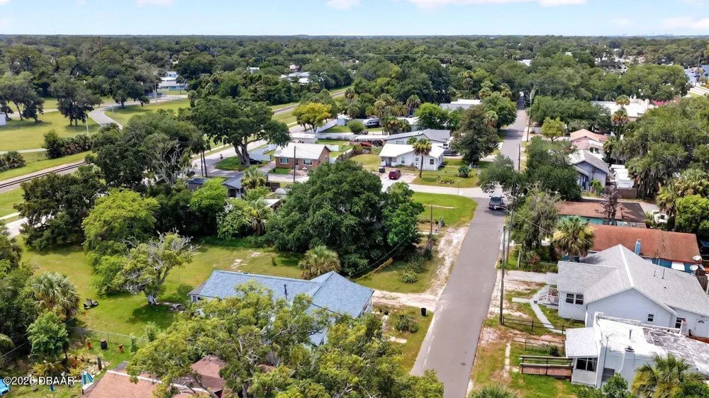 616 Dora Street New Smyrna Beach, FL 32168