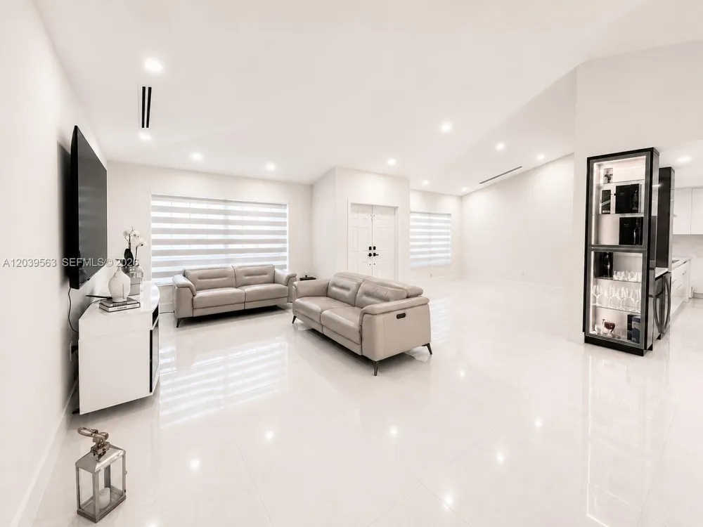 15690 SW 153rd Ct Miami, FL 33187