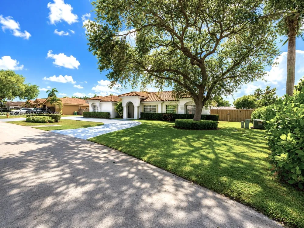 15690 SW 153rd Ct Miami, FL 33187