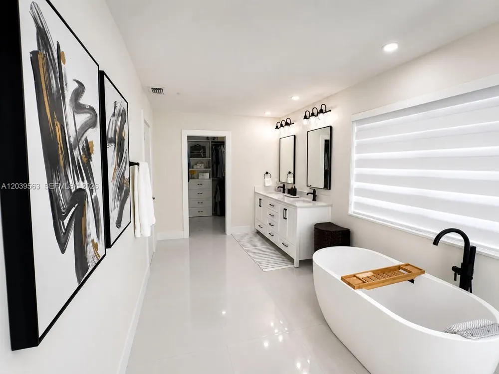 15690 SW 153rd Ct Miami, FL 33187
