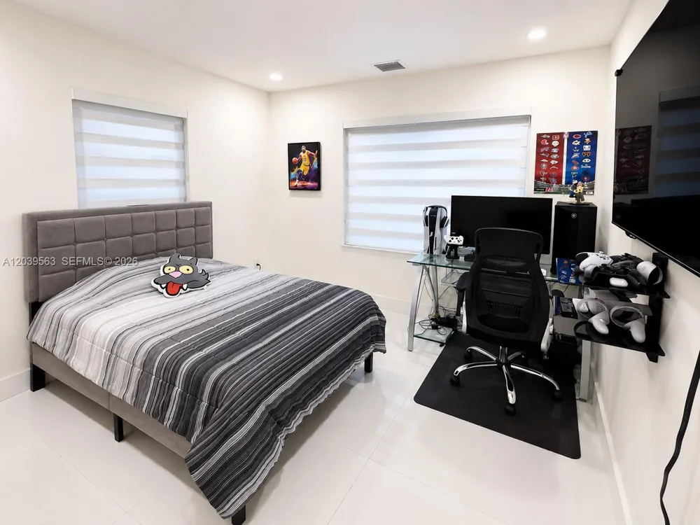 15690 SW 153rd Ct Miami, FL 33187