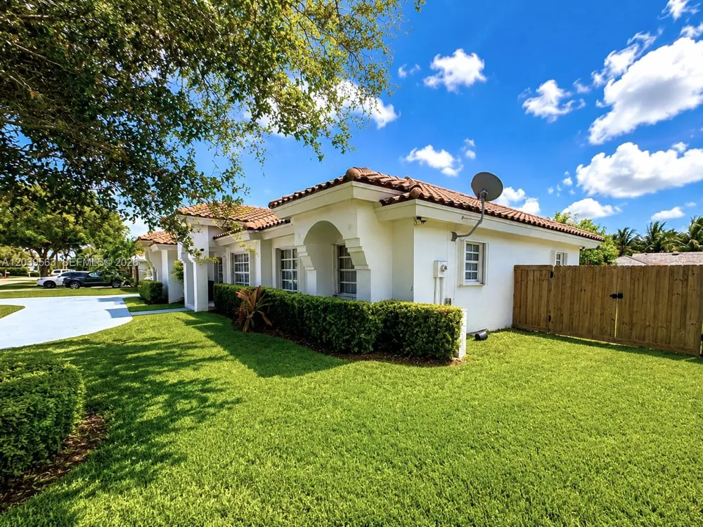 15690 SW 153rd Ct Miami, FL 33187