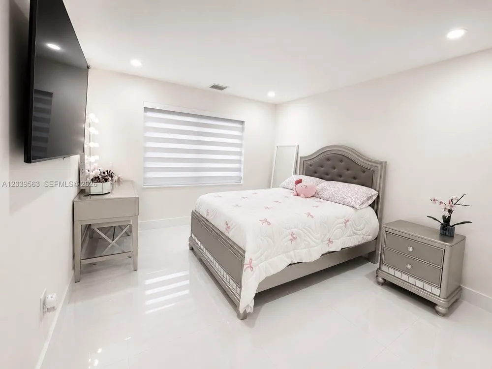 15690 SW 153rd Ct Miami, FL 33187