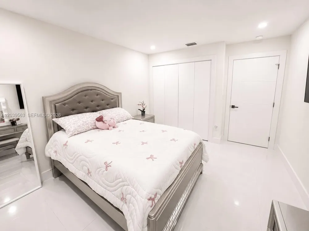 15690 SW 153rd Ct Miami, FL 33187