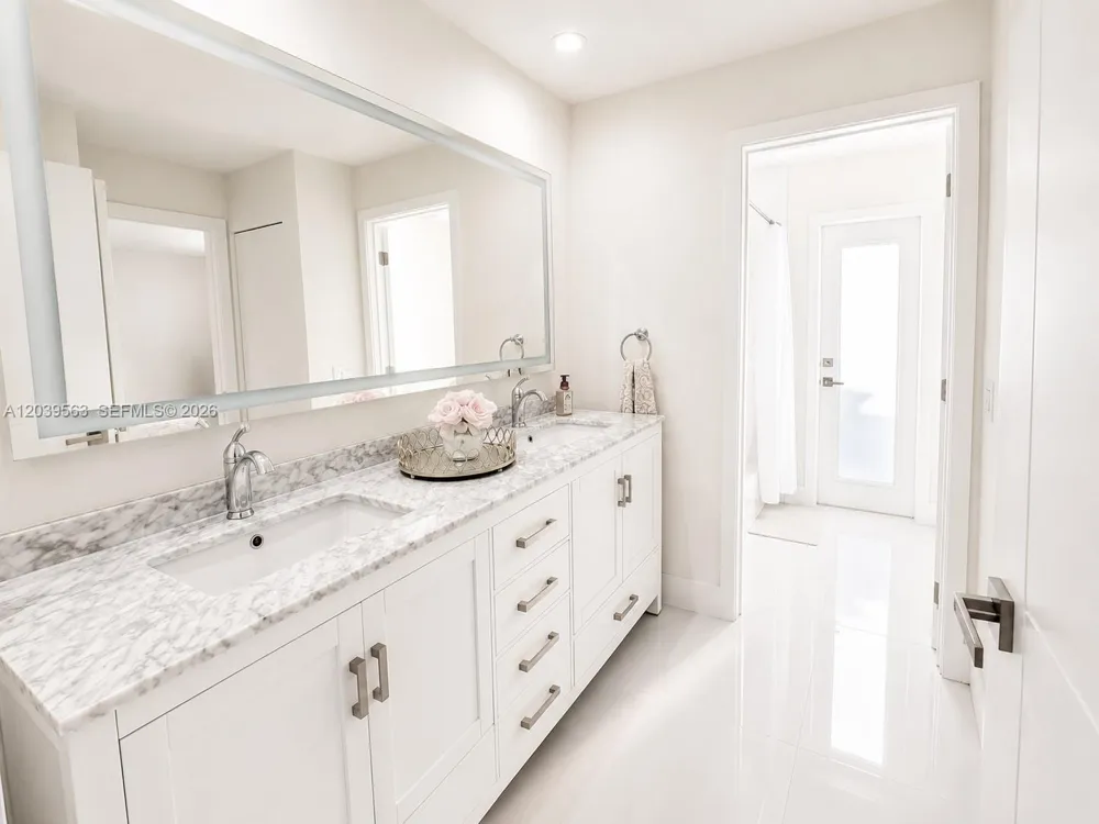 15690 SW 153rd Ct Miami, FL 33187