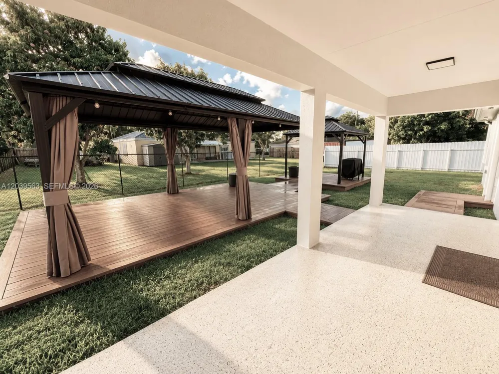 15690 SW 153rd Ct Miami, FL 33187