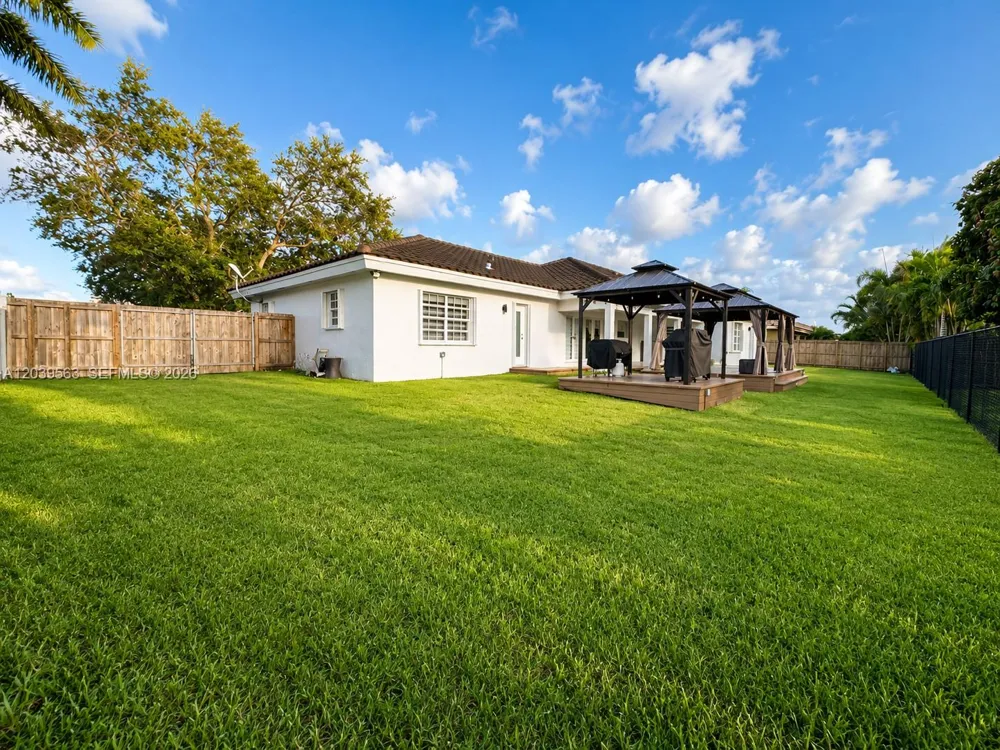 15690 SW 153rd Ct Miami, FL 33187