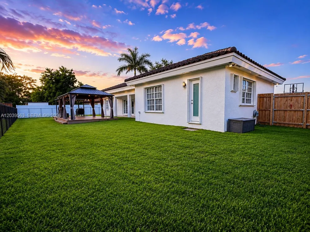 15690 SW 153rd Ct Miami, FL 33187