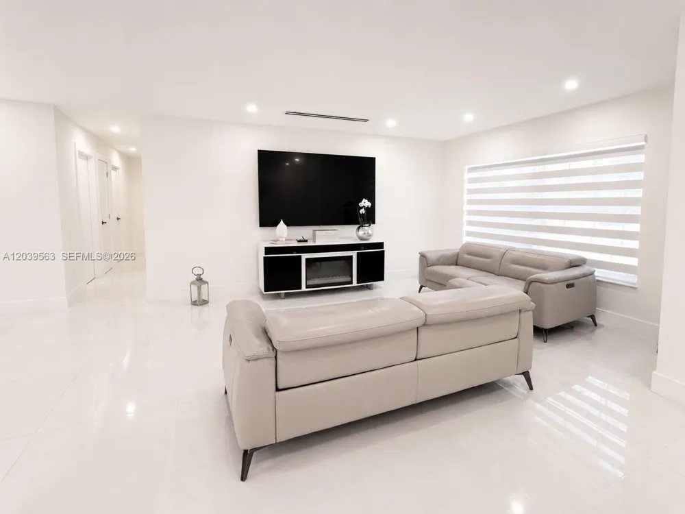 15690 SW 153rd Ct Miami, FL 33187