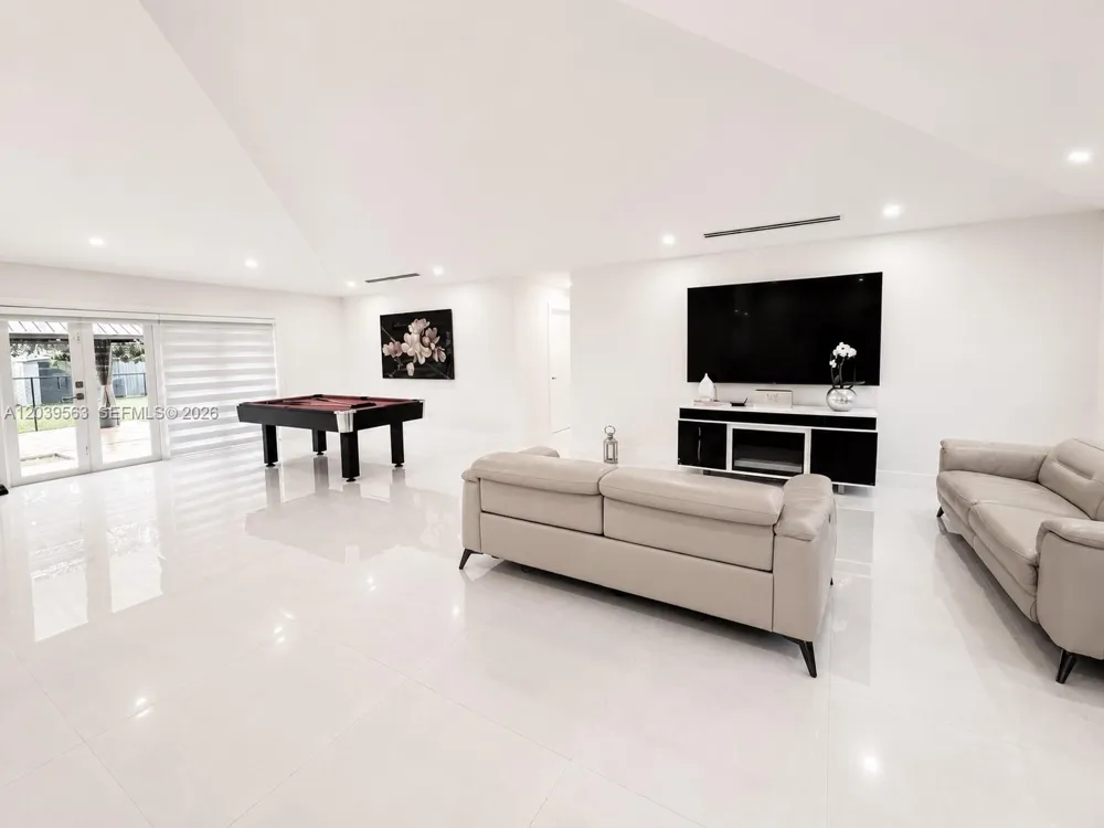15690 SW 153rd Ct Miami, FL 33187
