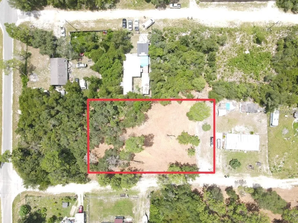 W PINE STREET Paisley, FL 32767