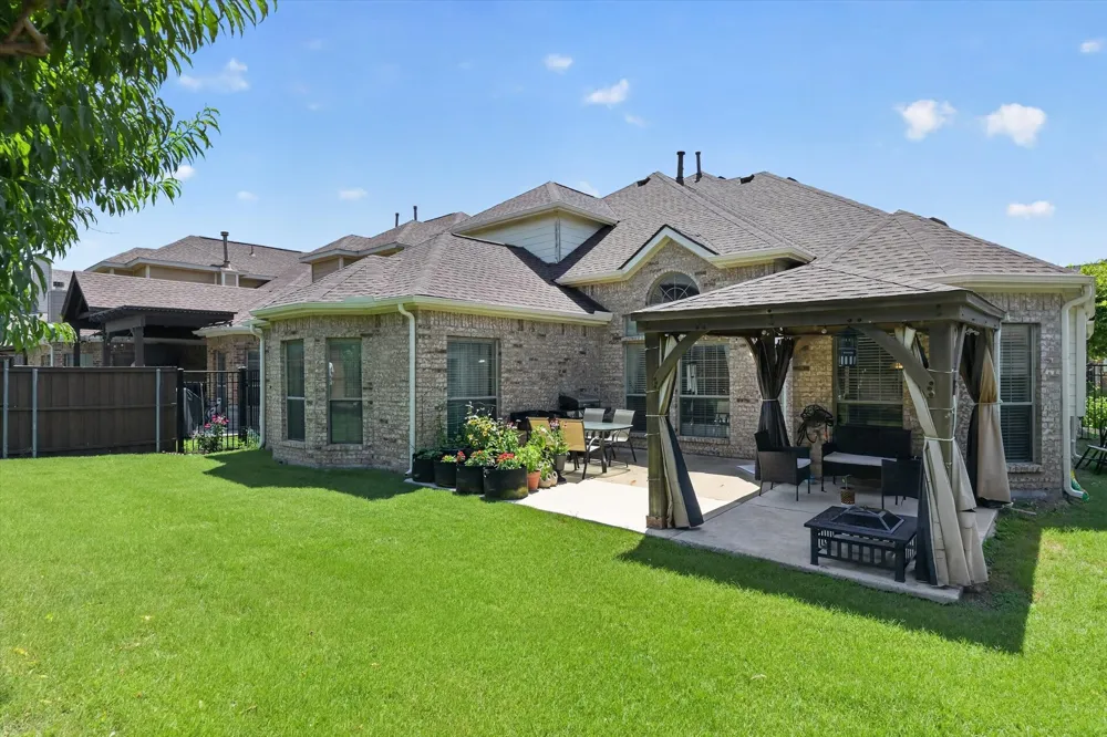 358 Fairlanding Avenue Fairview, TX 75069