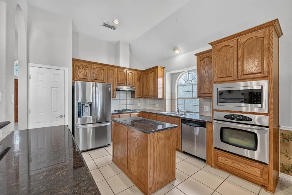 358 Fairlanding Avenue Fairview, TX 75069