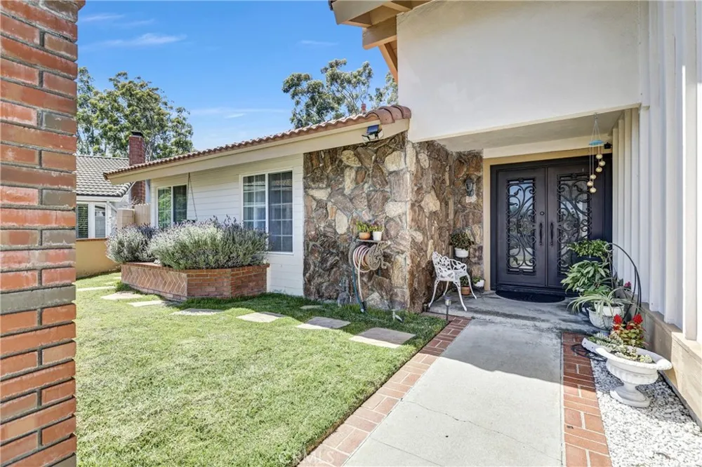 23801 Lindley Mission Viejo, CA 92691