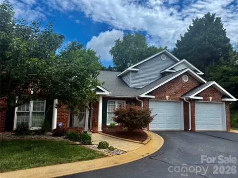 112 Mooreland Drive NE