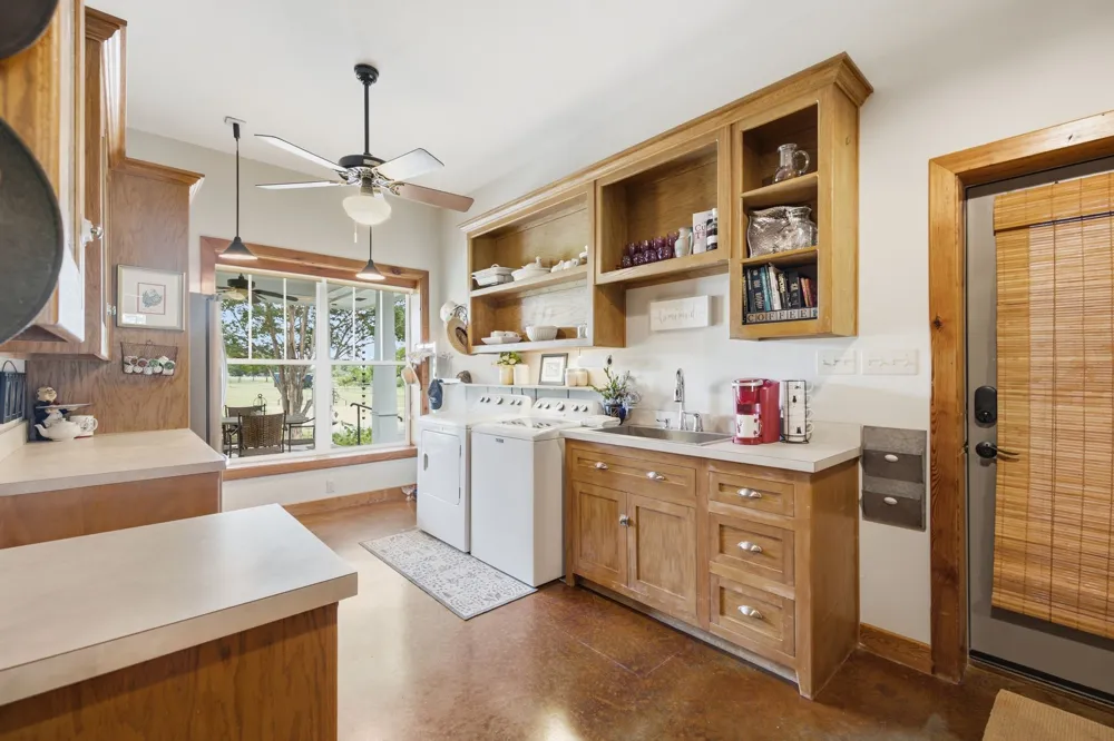 1808 Teller Bell Lane Granbury, TX 76049