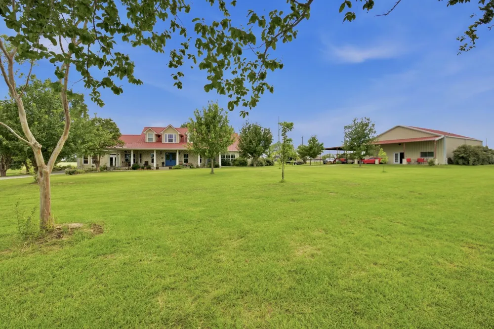1808 Teller Bell Lane Granbury, TX 76049