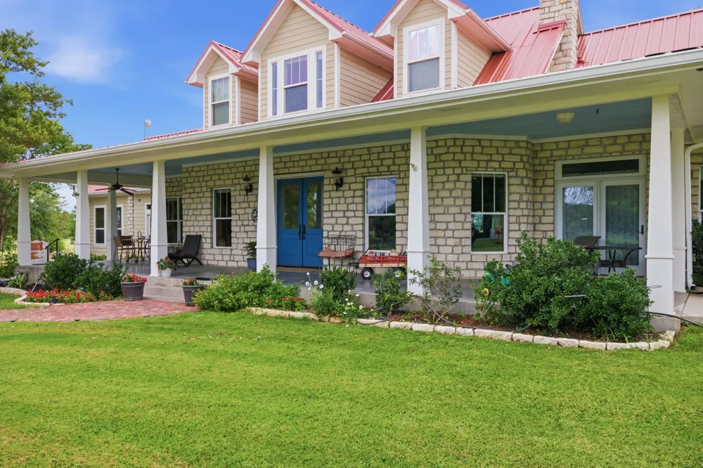 1808 Teller Bell Lane Granbury, TX 76049