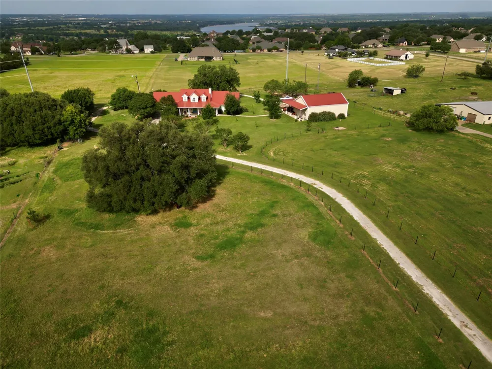 1808 Teller Bell Lane Granbury, TX 76049
