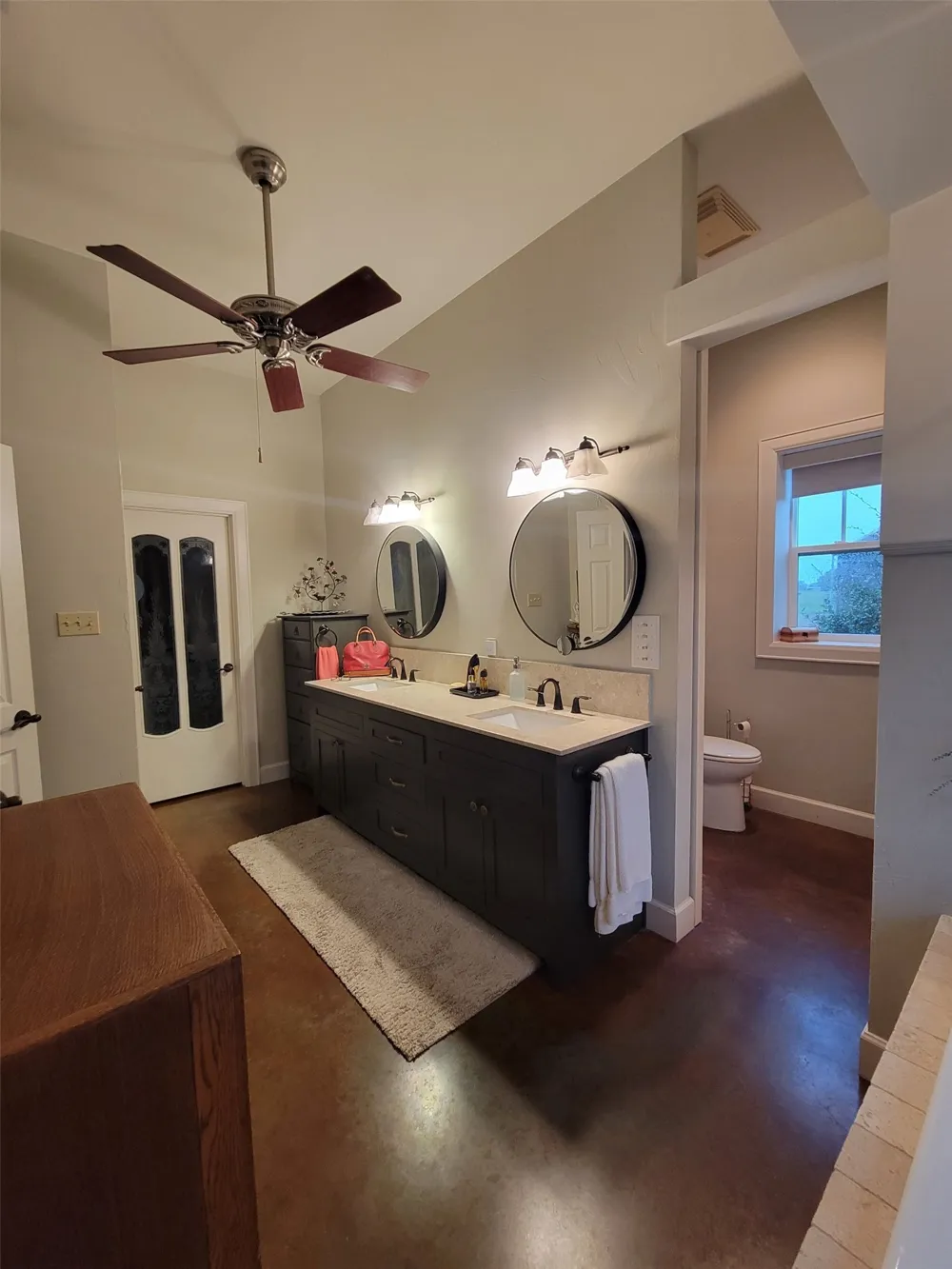 1808 Teller Bell Lane Granbury, TX 76049