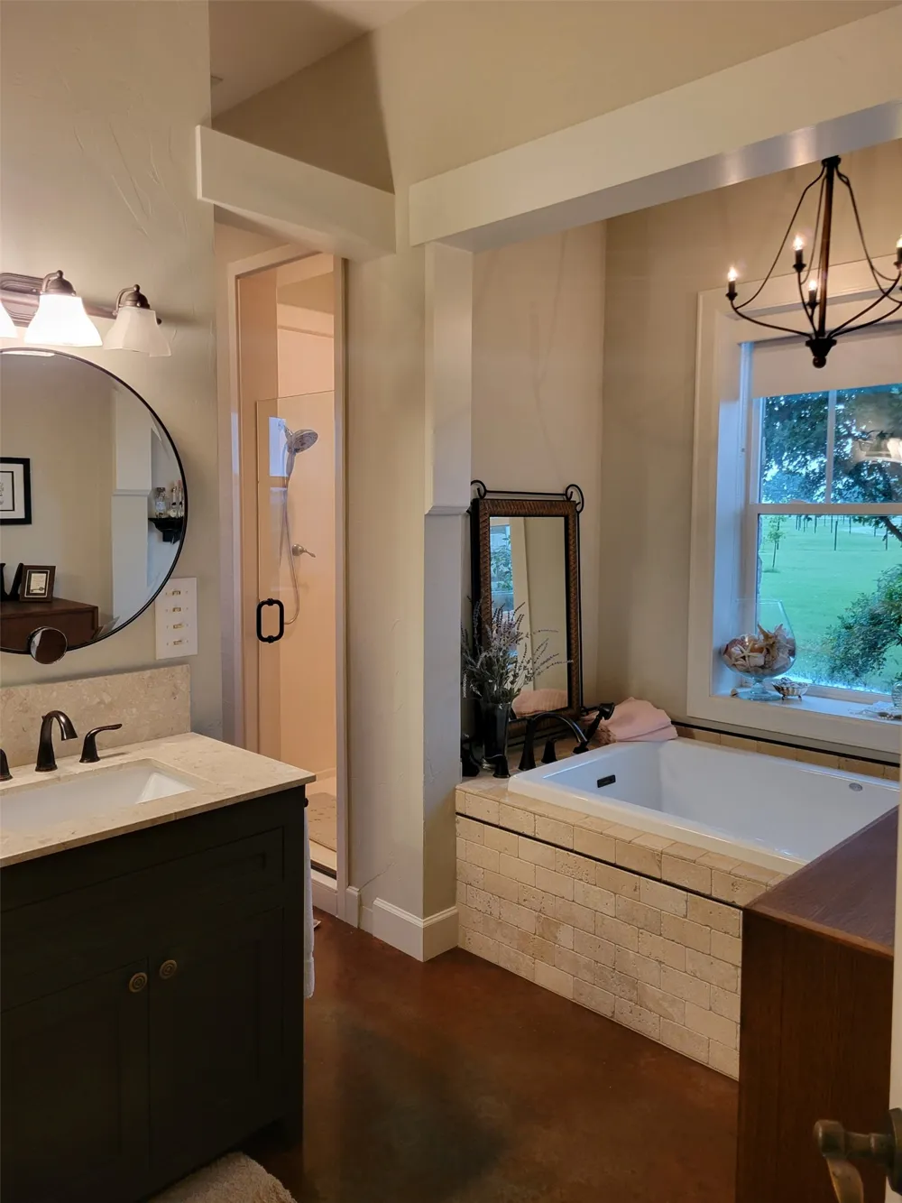 1808 Teller Bell Lane Granbury, TX 76049