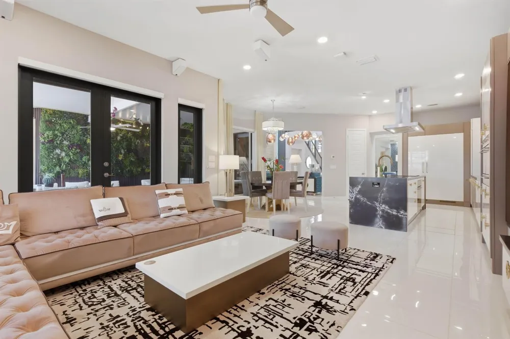 10271 Peninsula Place Parkland, FL 33076