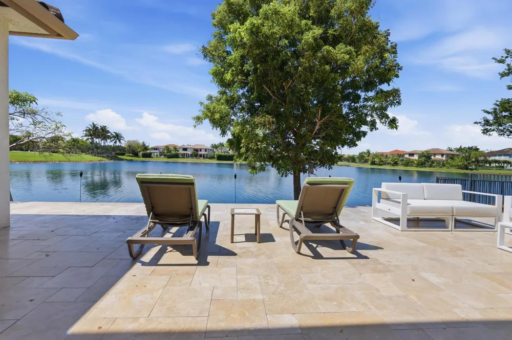 10271 Peninsula Place Parkland, FL 33076