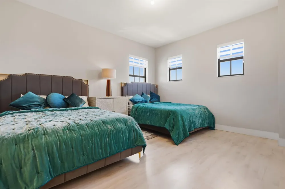 10271 Peninsula Place Parkland, FL 33076